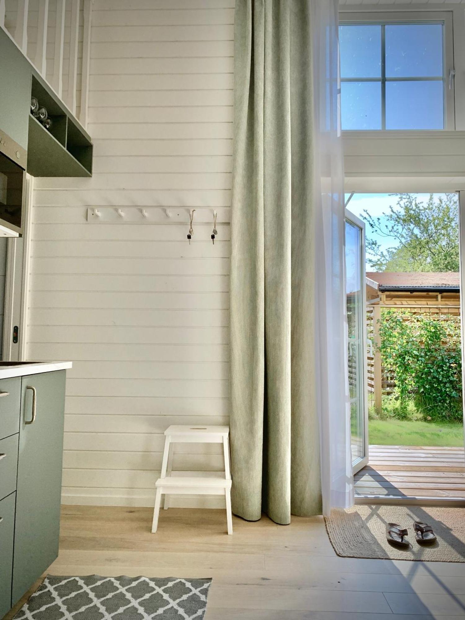 Strandnaera, Pergola, P-Plats I Hoellviken Esterno foto